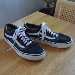 Lightly Used Low Top Black Vans Size Mens 7.5 Womens 9